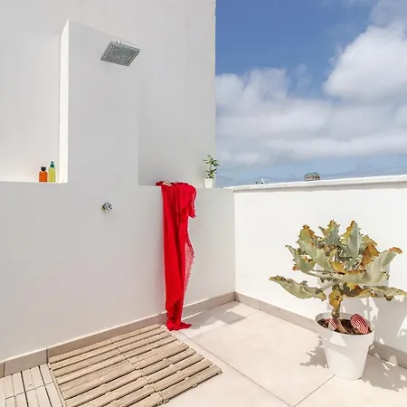 Flatguest - Lovely Terrace *