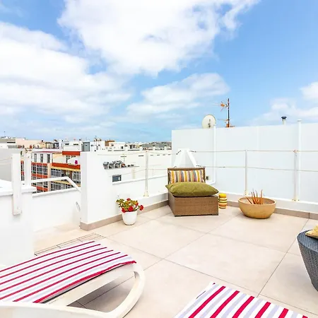 Flatguest - Lovely Terrace Appartement *
