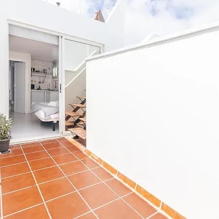 Flatguest - Lovely Terrace