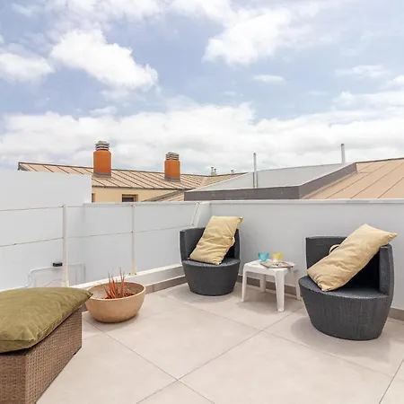 Flatguest - Lovely Terrace Apartment *