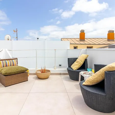 Flatguest - Lovely Terrace Apartment *